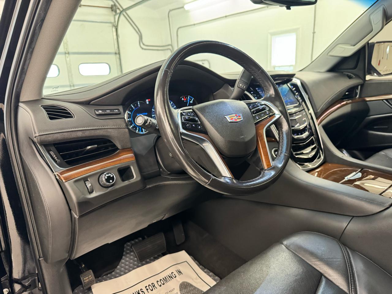 Cadillac Escalade ESV 2WD 4dr Luxury 2020