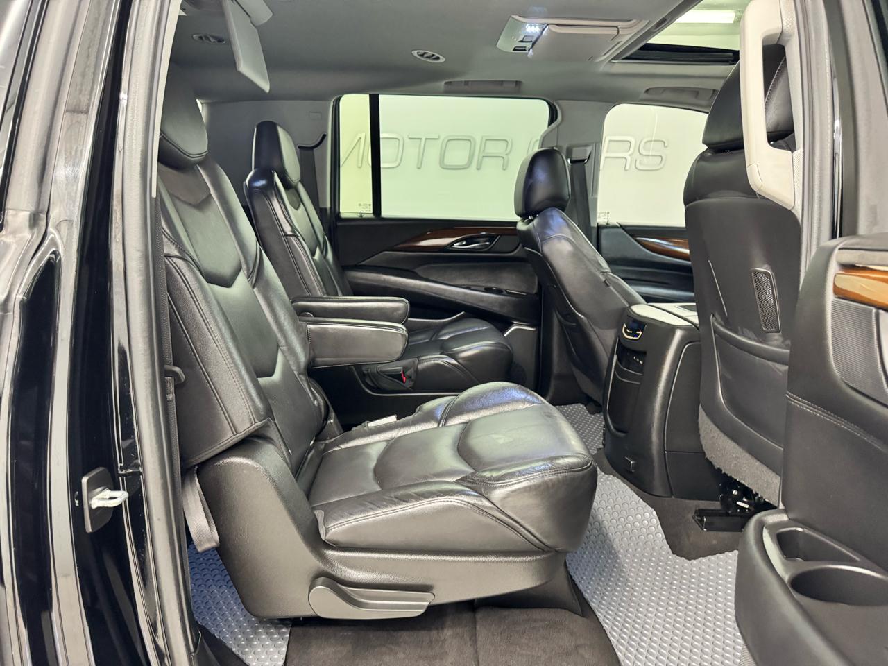 Cadillac Escalade ESV 2WD 4dr Luxury 2020