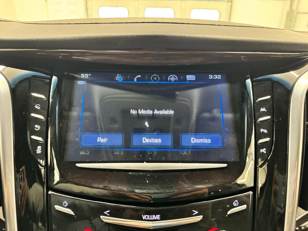 Cadillac Escalade ESV 2WD 4dr Luxury 2020