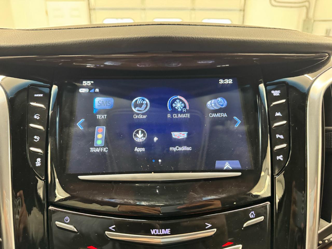 Cadillac Escalade ESV 2WD 4dr Luxury 2020