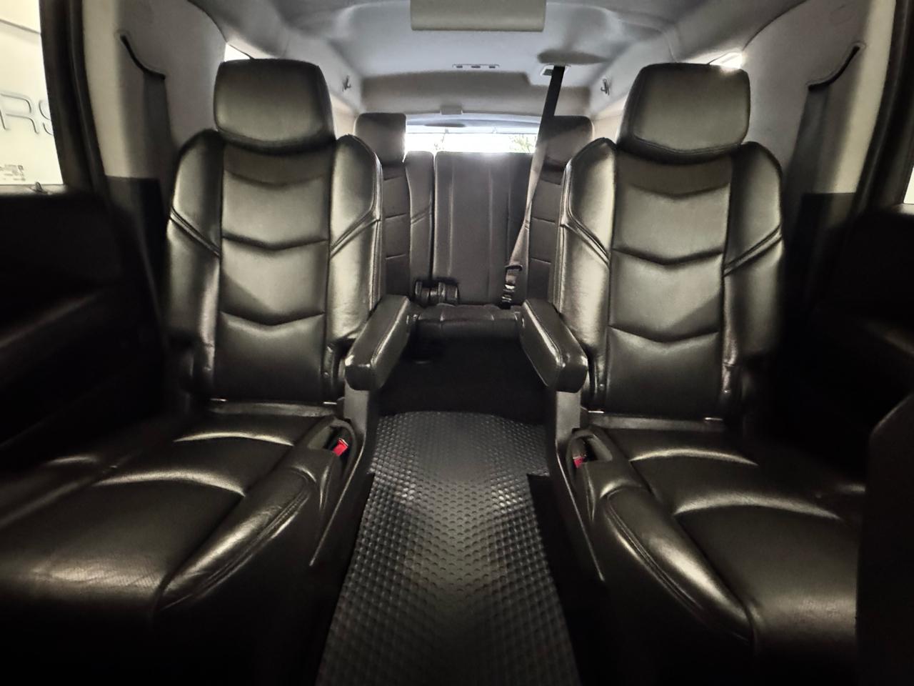 Cadillac Escalade ESV 2WD 4dr Luxury 2020