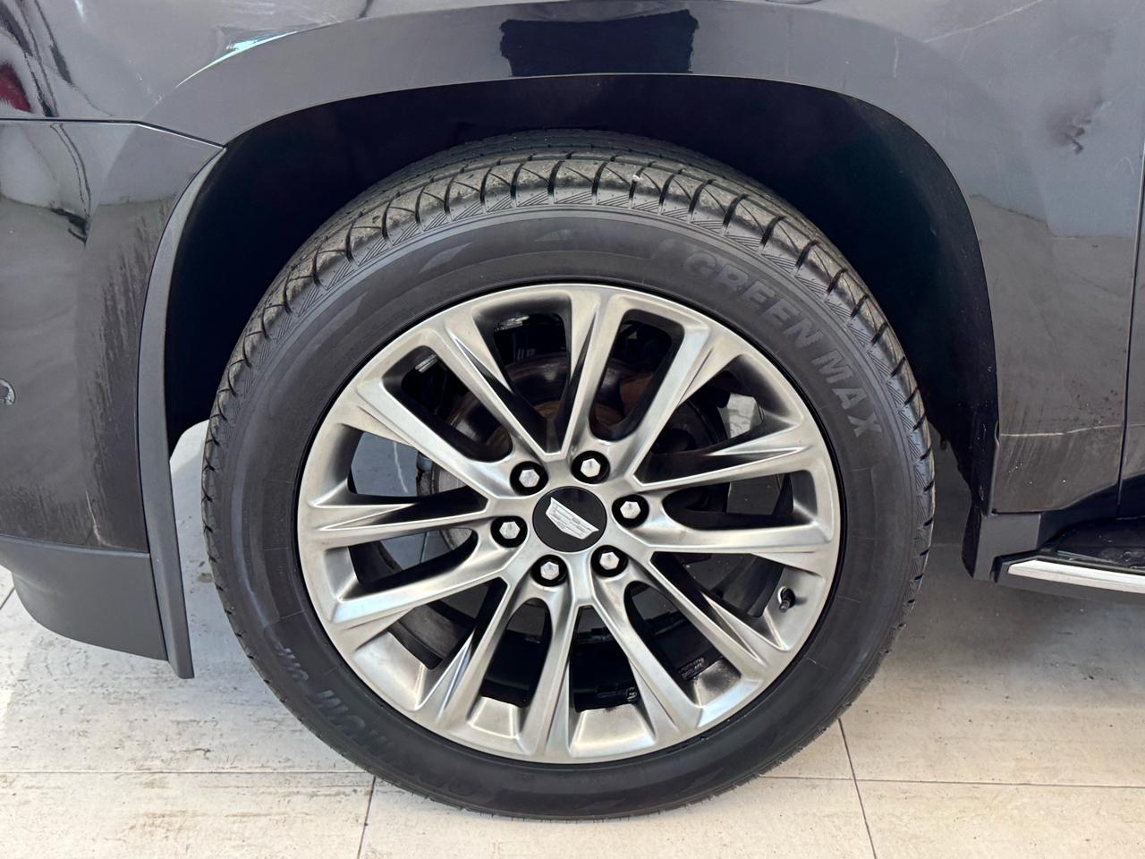 Cadillac Escalade ESV 2WD 4dr Luxury 2020