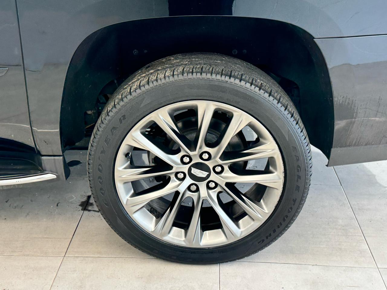 Cadillac Escalade ESV 2WD 4dr Luxury 2020