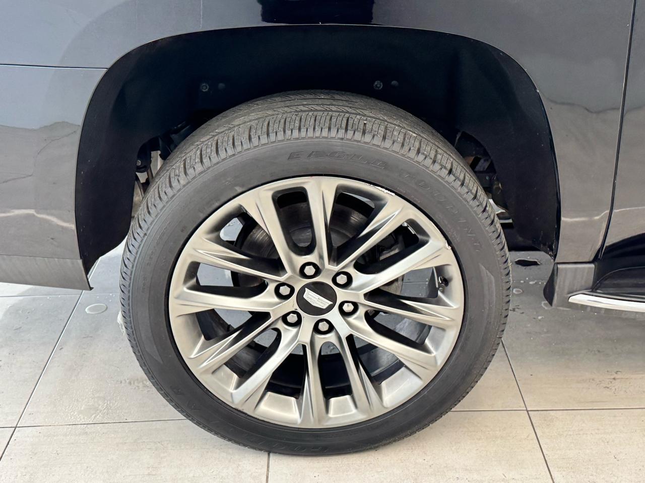 Cadillac Escalade ESV 2WD 4dr Luxury 2020