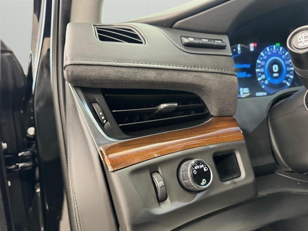 Cadillac Escalade ESV 2WD 4dr Luxury 2020