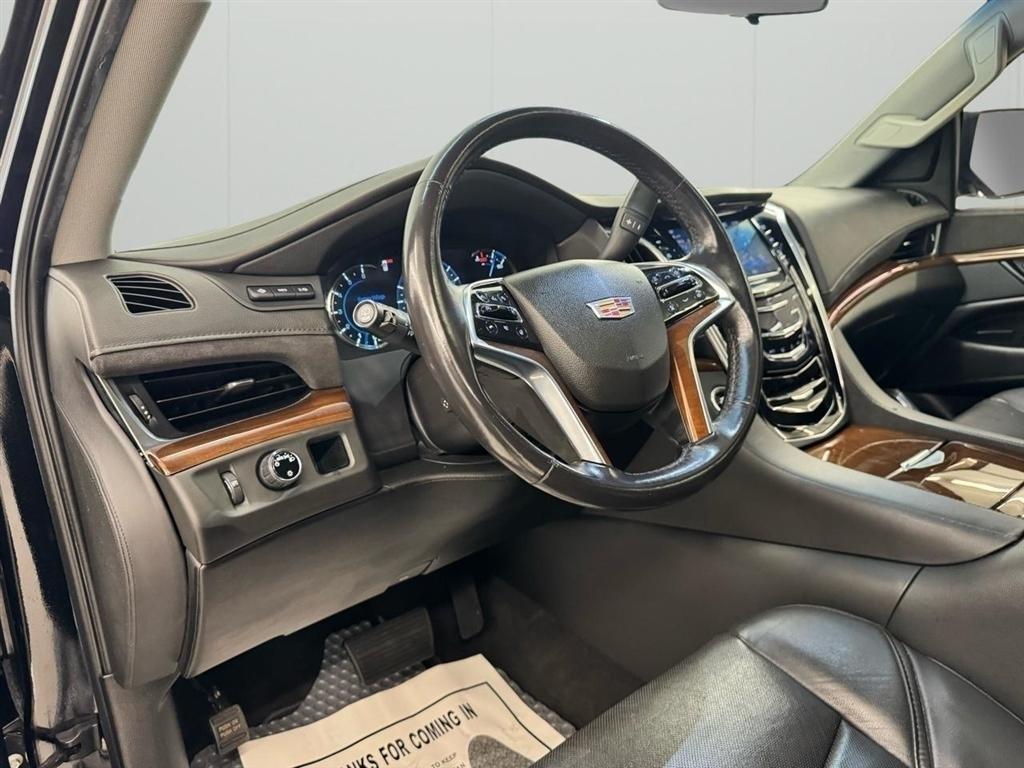 Cadillac Escalade ESV 2WD 4dr Luxury 2020