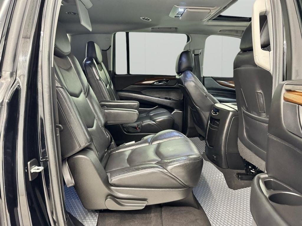 Cadillac Escalade ESV 2WD 4dr Luxury 2020