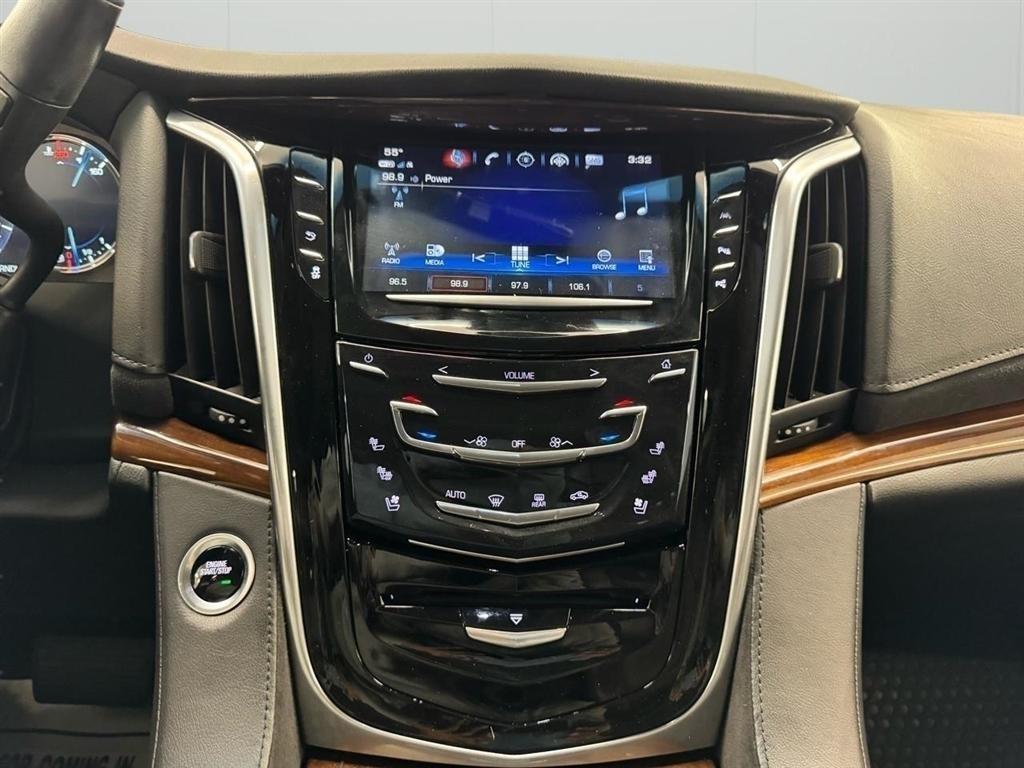 Cadillac Escalade ESV 2WD 4dr Luxury 2020
