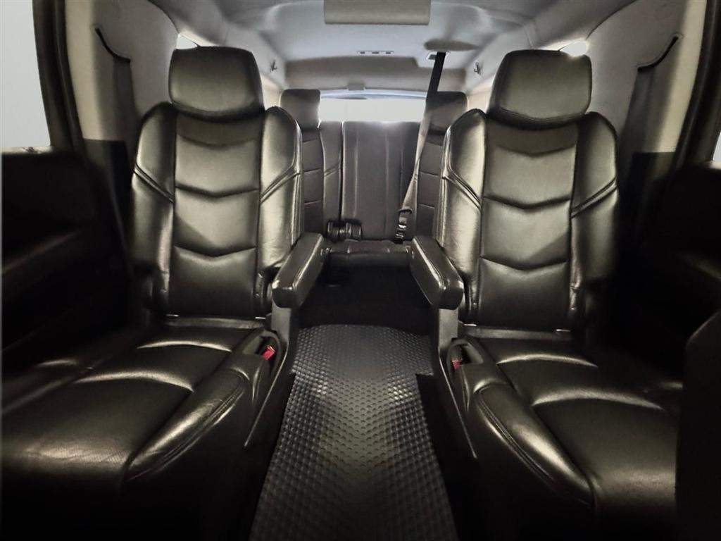 Cadillac Escalade ESV 2WD 4dr Luxury 2020