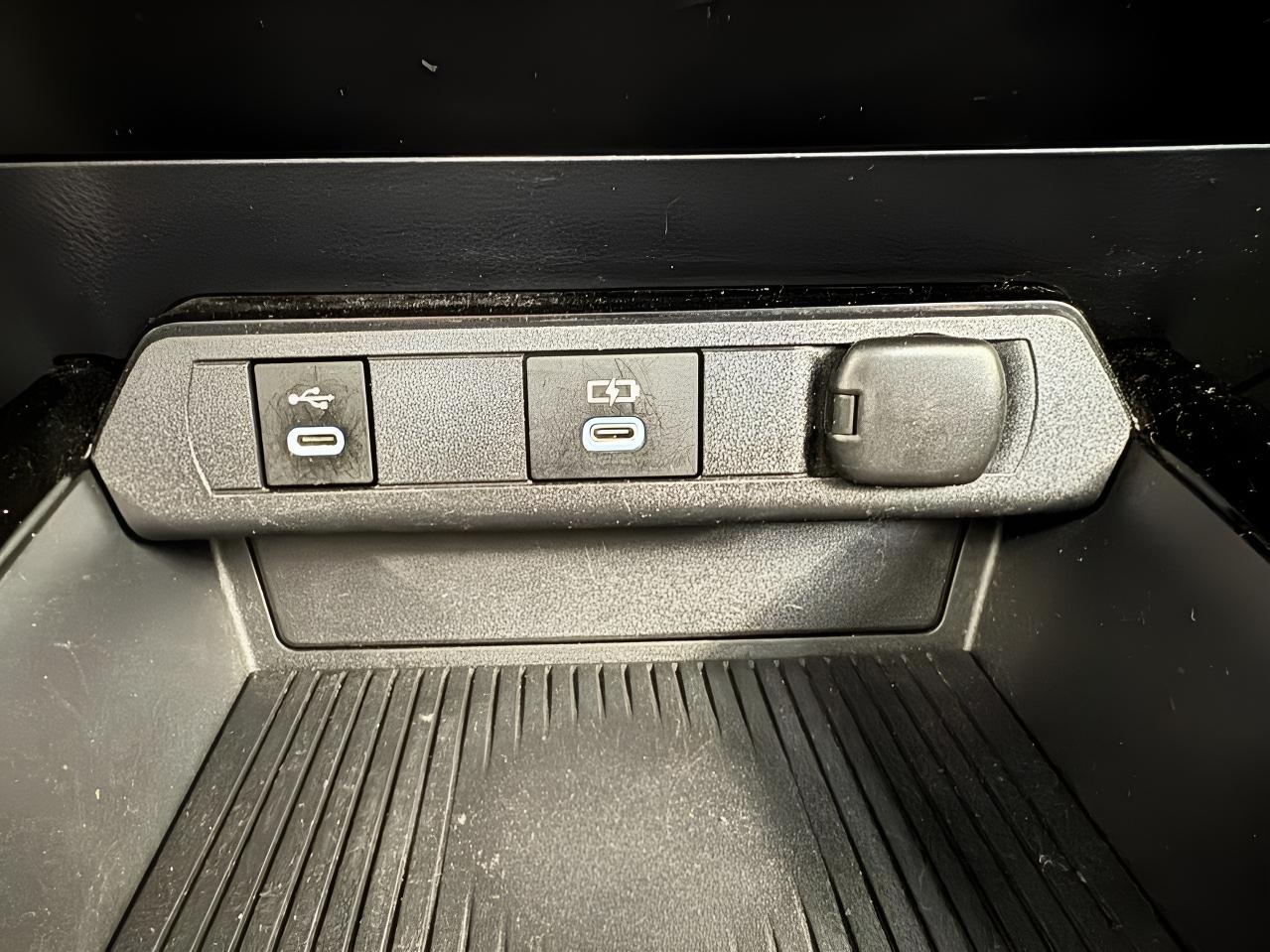 Toyota Prius Limited (Natl) 2024