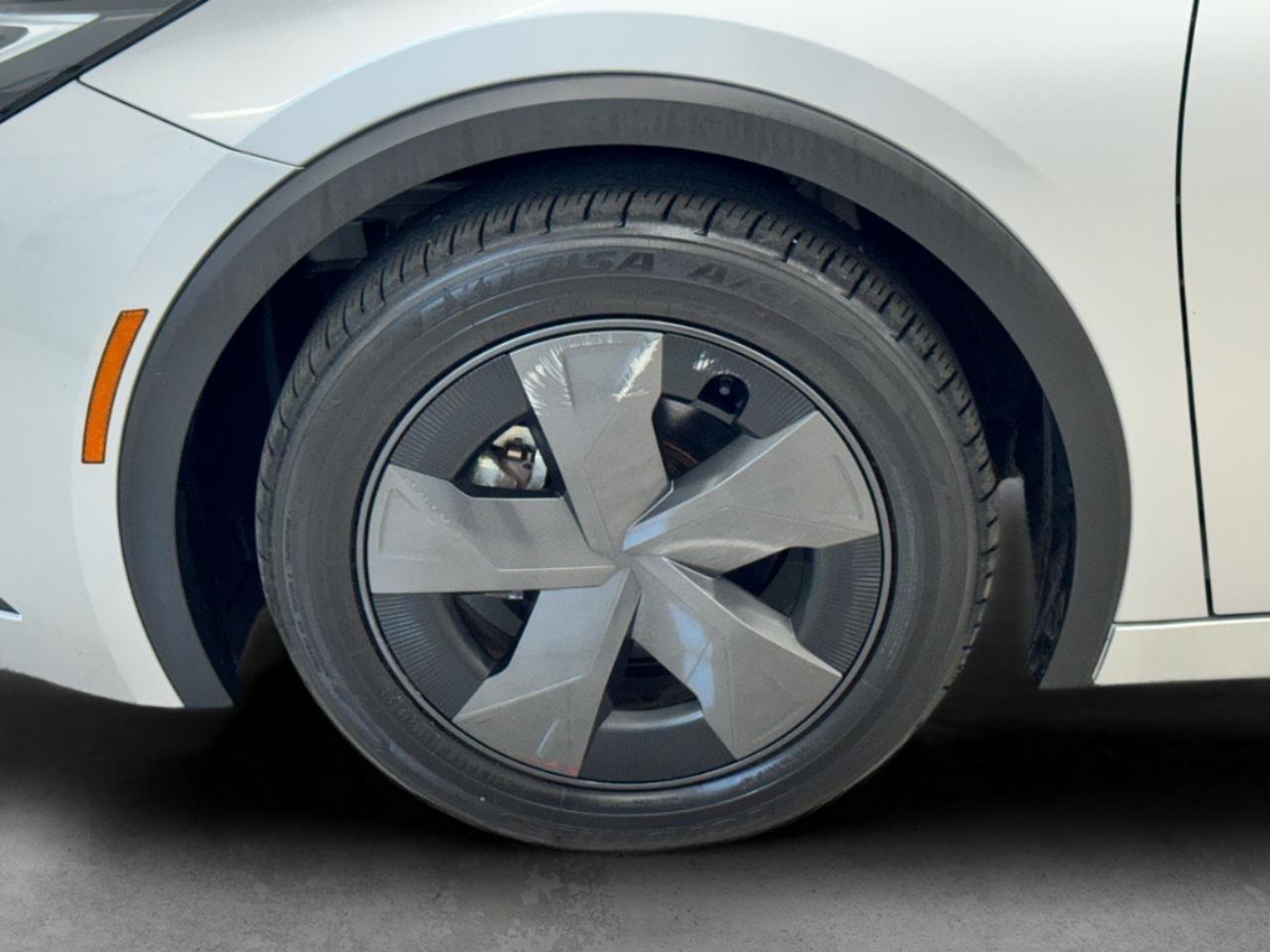 Toyota Prius Limited (Natl) 2024