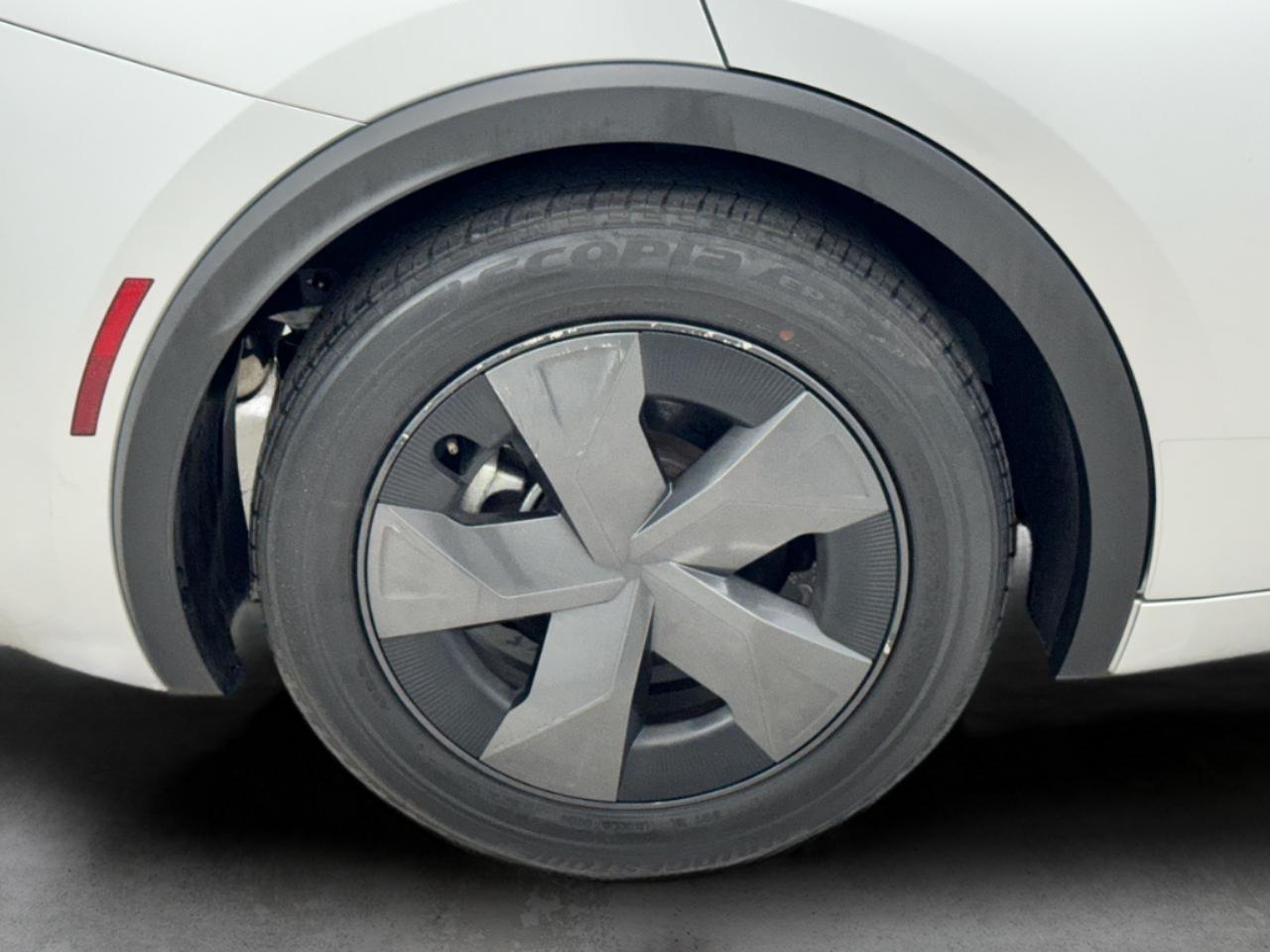 Toyota Prius Limited (Natl) 2024