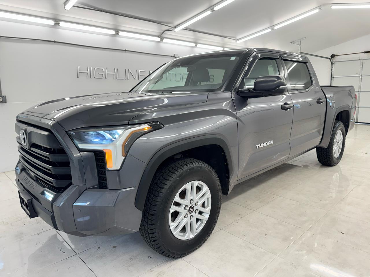 Toyota Tundra 4WD SR5 CrewMax 5.5' Bed (Natl) 2024