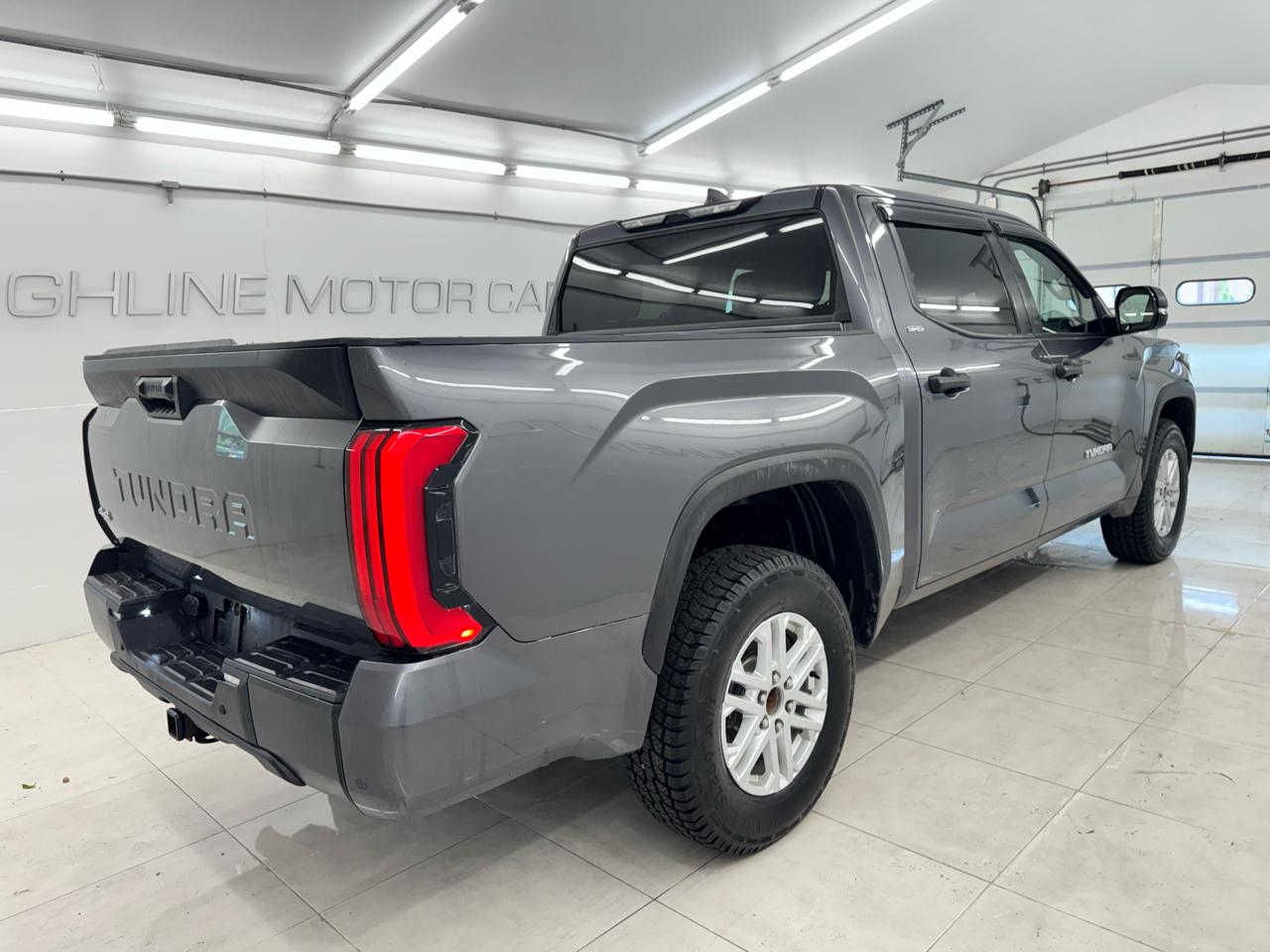 Toyota Tundra 4WD SR5 CrewMax 5.5' Bed (Natl) 2024