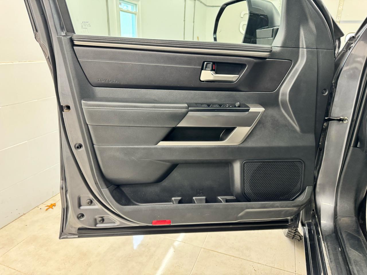 Toyota Tundra 4WD SR5 CrewMax 5.5' Bed (Natl) 2024
