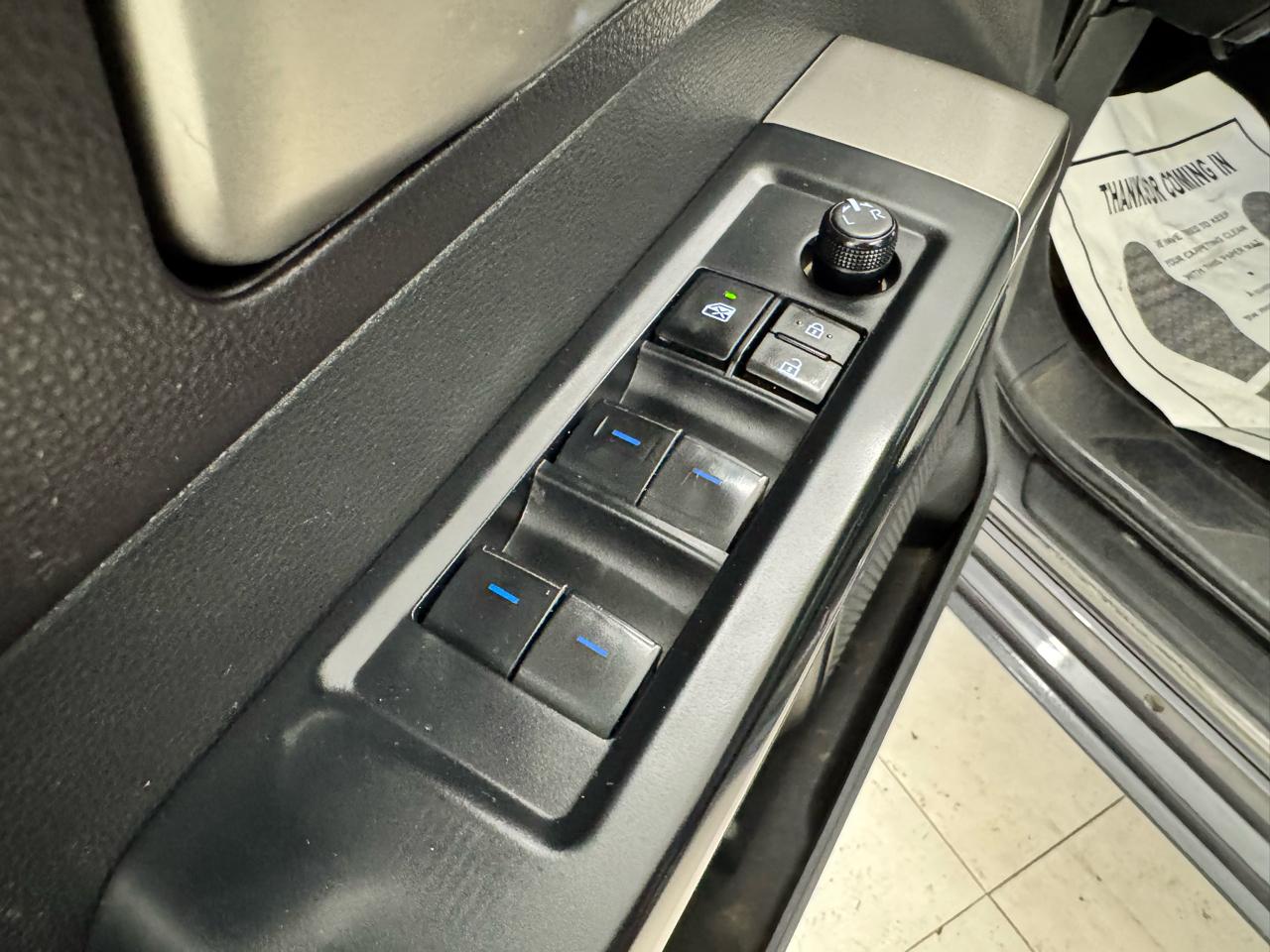 Toyota Tundra 4WD SR5 CrewMax 5.5' Bed (Natl) 2024