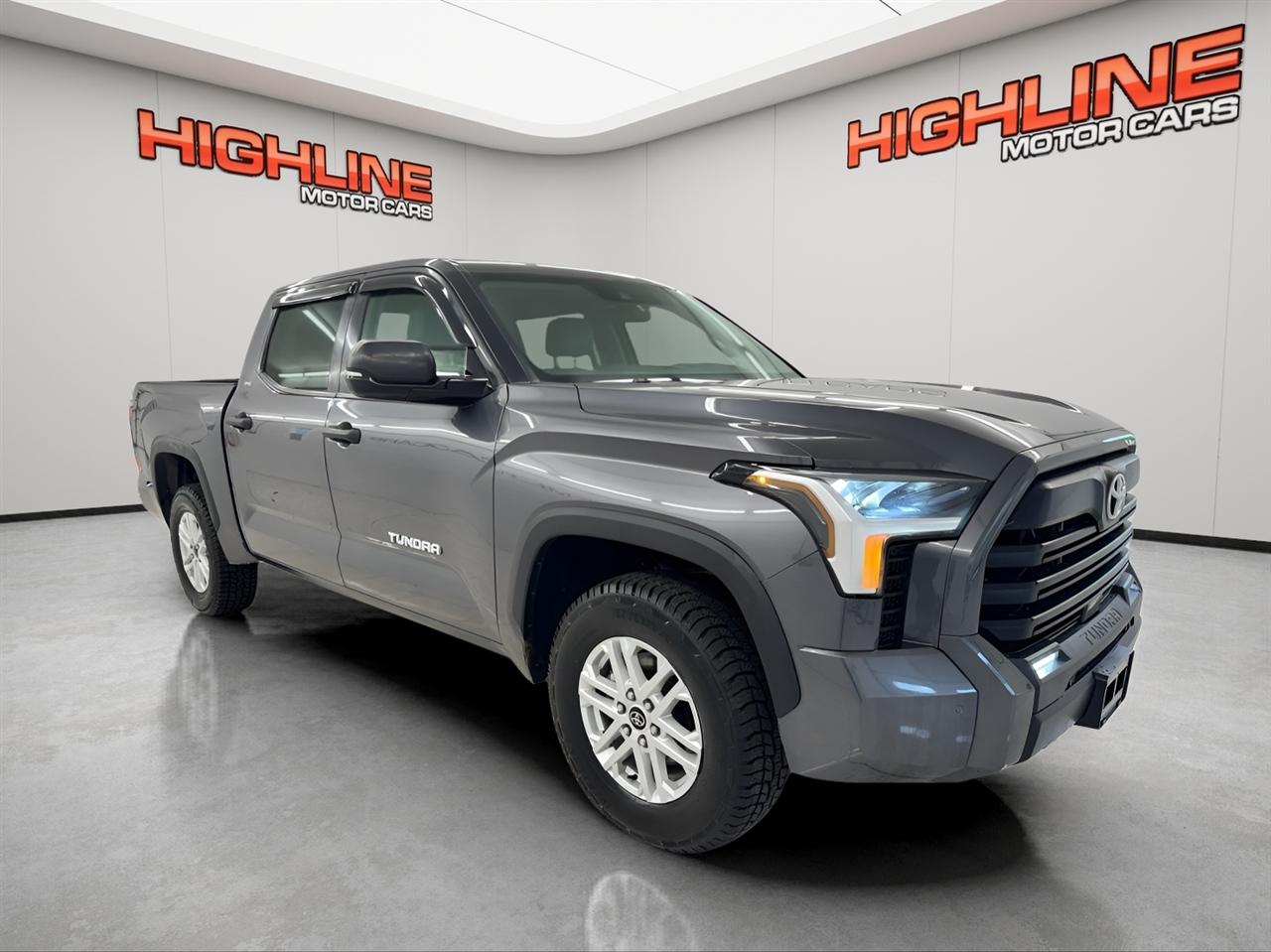 Toyota Tundra 4WD SR5 CrewMax 5.5' Bed (Natl) 2024