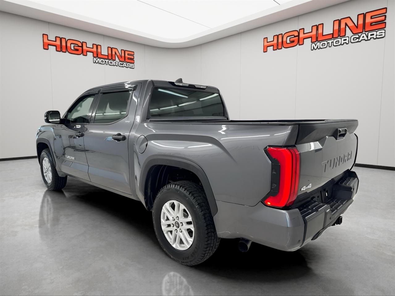Toyota Tundra 4WD SR5 CrewMax 5.5' Bed (Natl) 2024