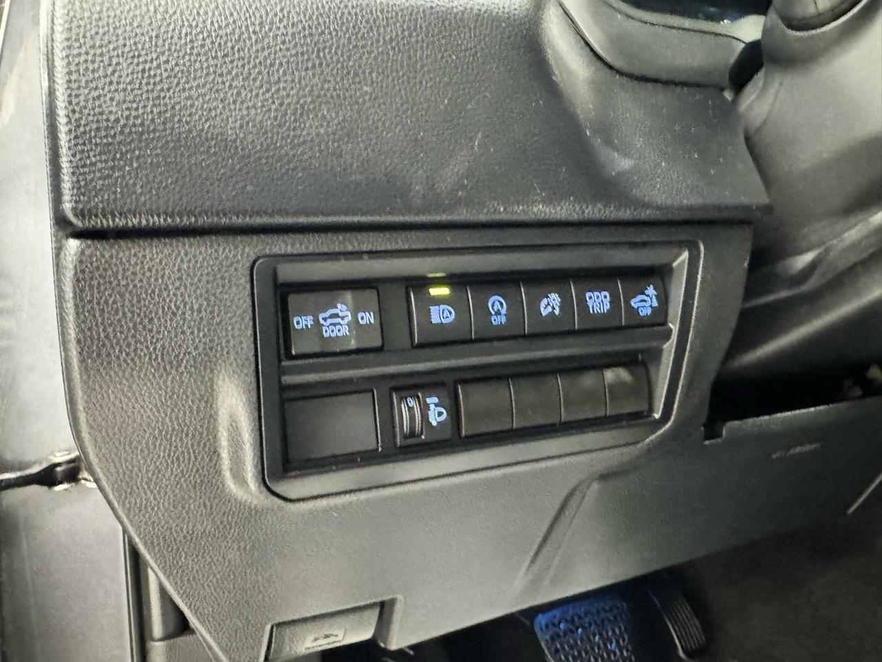 Toyota Tundra 4WD SR5 CrewMax 5.5' Bed (Natl) 2024