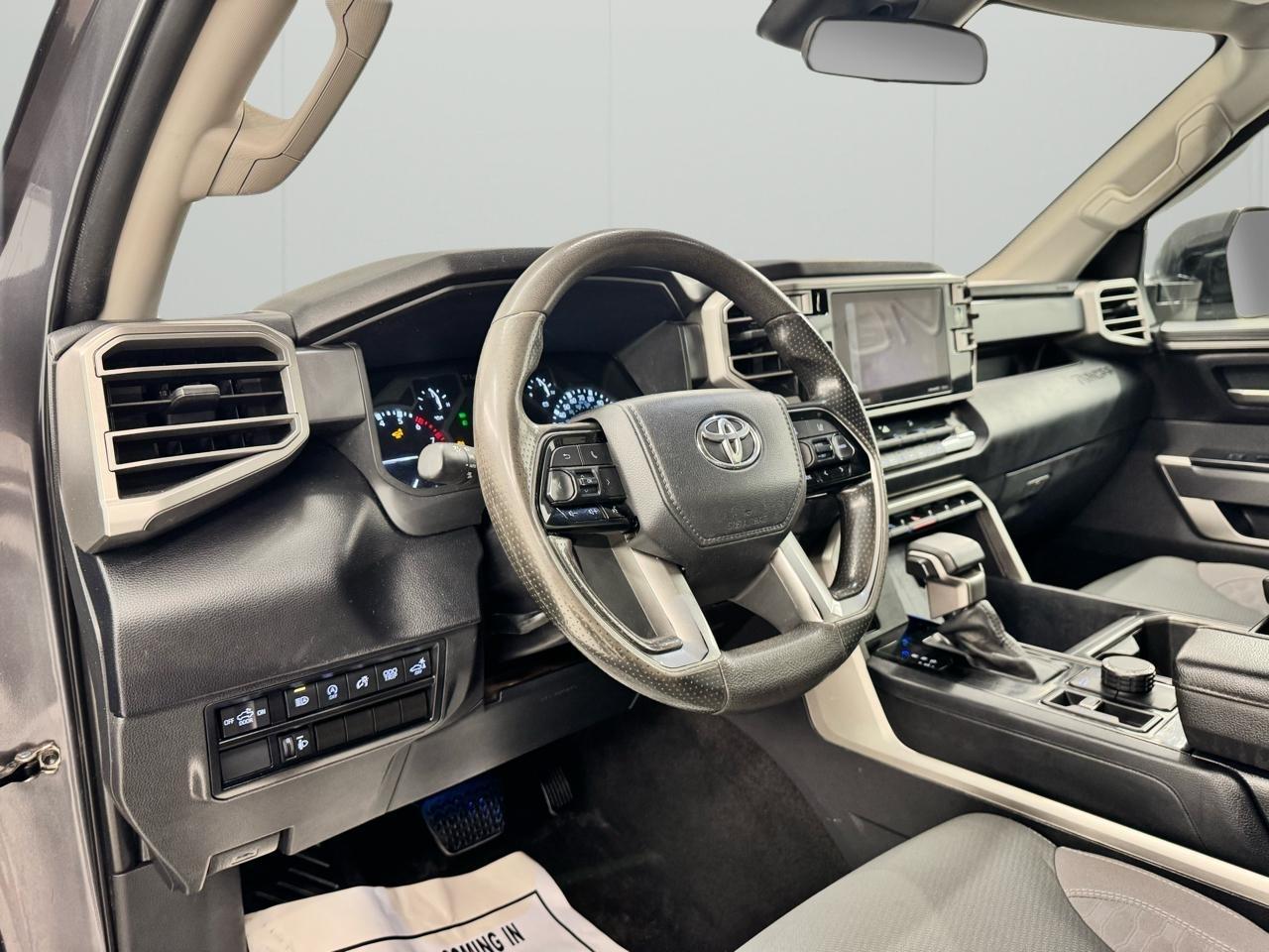 Toyota Tundra 4WD SR5 CrewMax 5.5' Bed (Natl) 2024