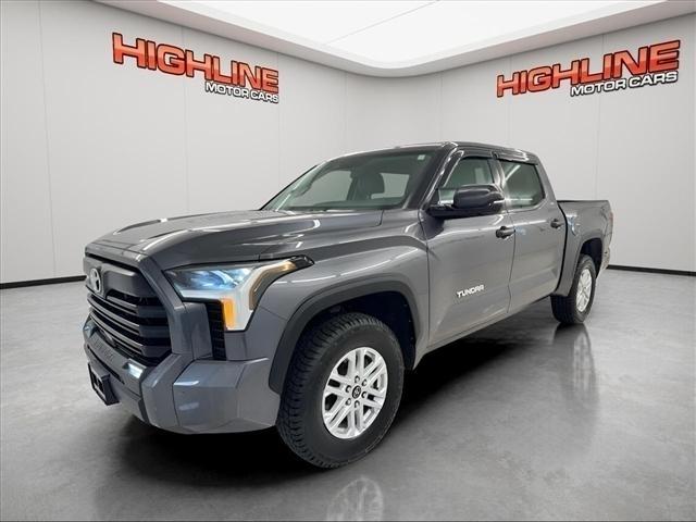 2024 Toyota Tundra 4WD SR5 CrewMax 5.5' Bed (Natl)