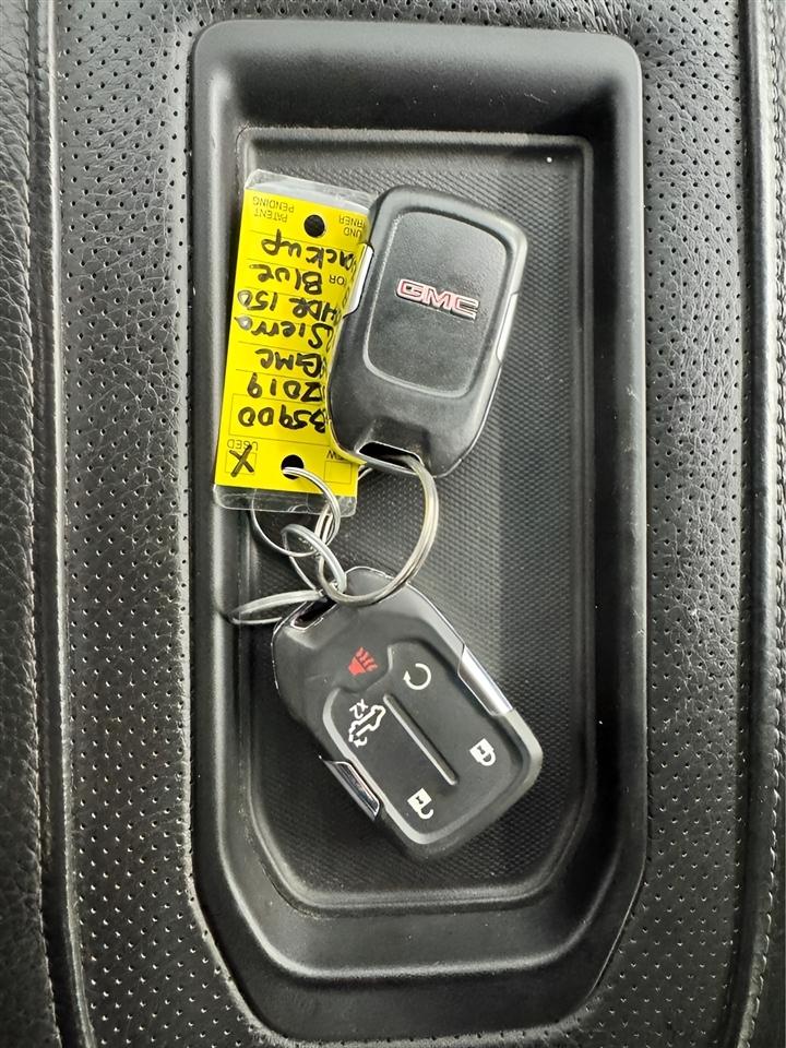 GMC Sierra 1500 4WD Crew Cab 157" Denali 2019