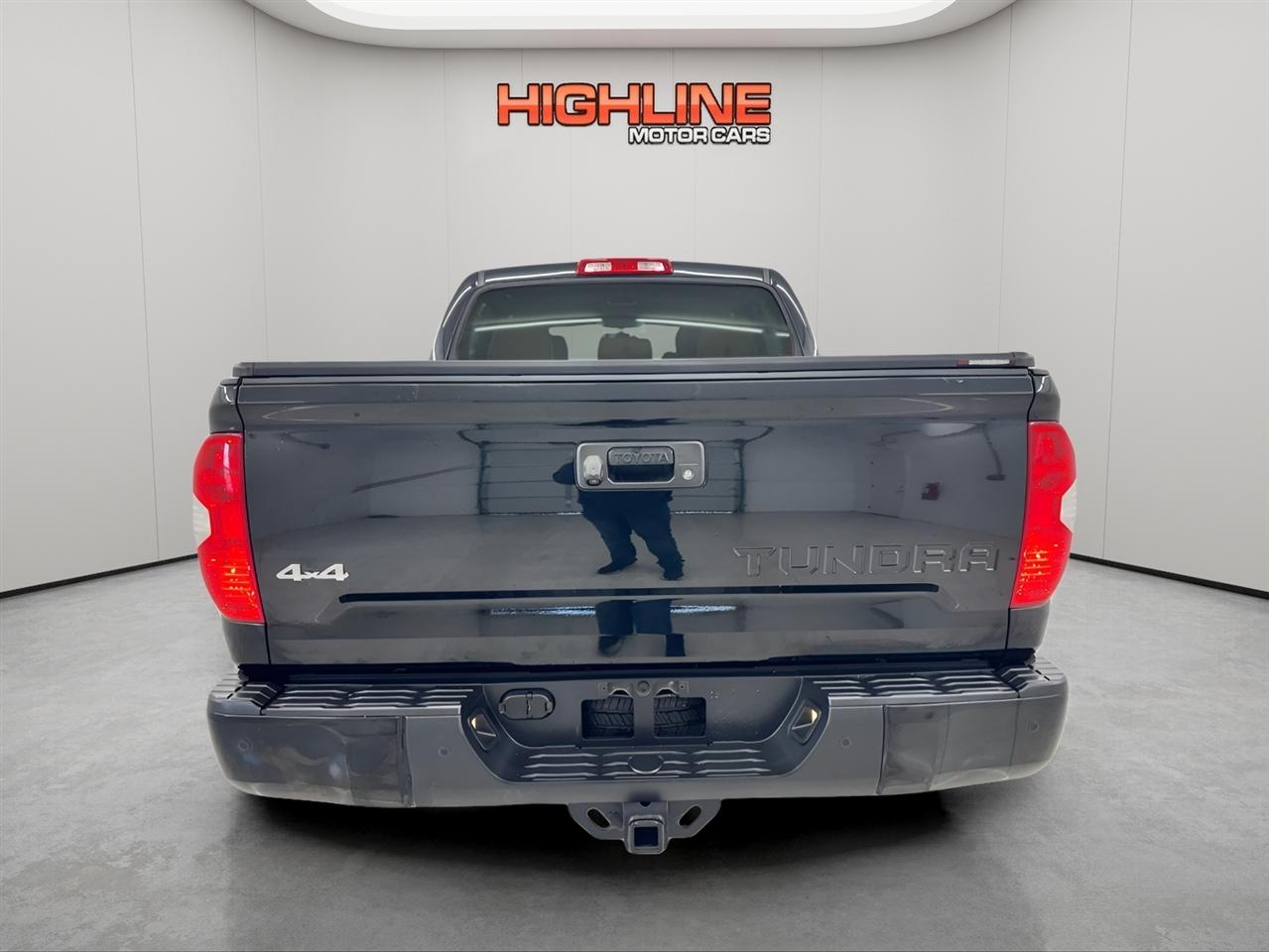 Toyota Tundra 4WD Truck CrewMax 5.7L V8 6-Spd AT Platinum (Natl) 2015