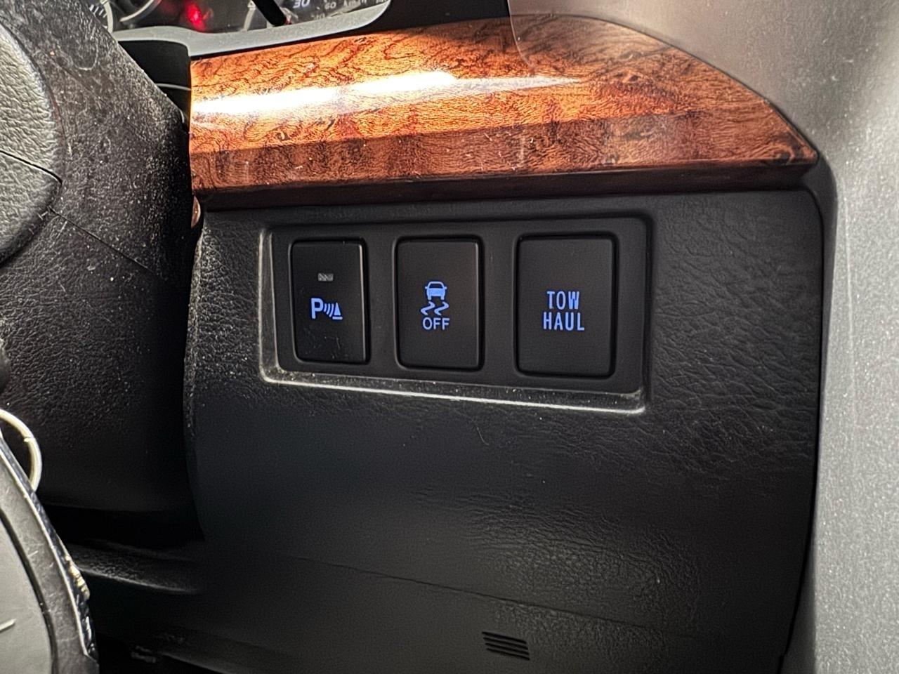 Toyota Tundra 4WD Truck CrewMax 5.7L V8 6-Spd AT Platinum (Natl) 2015