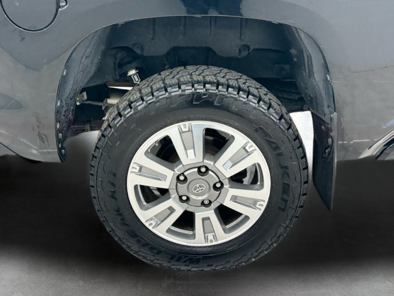 Toyota Tundra 4WD Truck CrewMax 5.7L V8 6-Spd AT Platinum (Natl) 2015