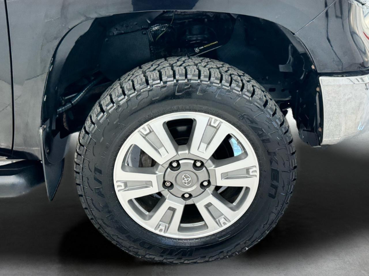 Toyota Tundra 4WD Truck CrewMax 5.7L V8 6-Spd AT Platinum (Natl) 2015