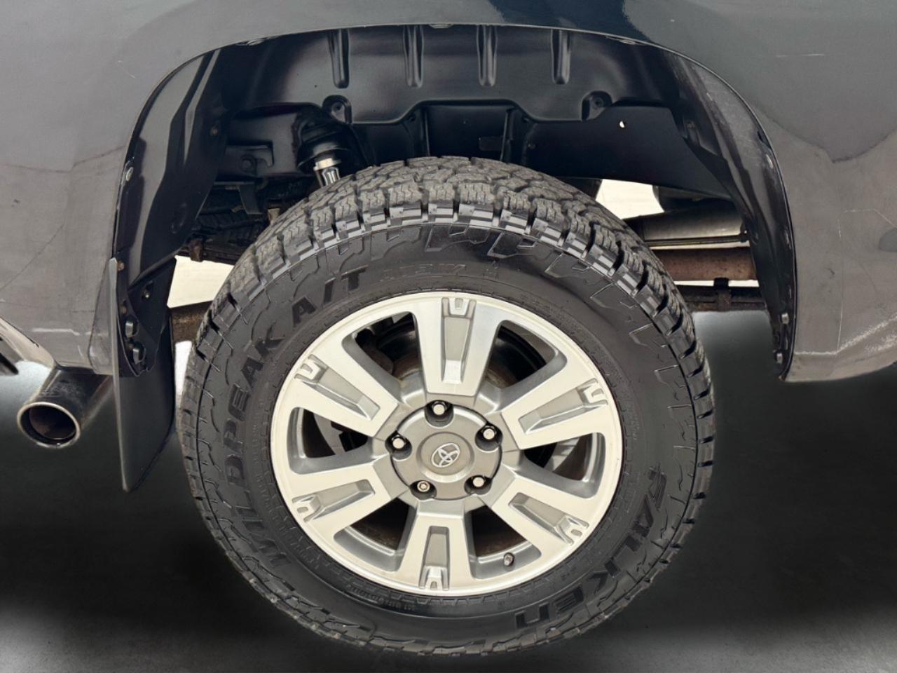 Toyota Tundra 4WD Truck CrewMax 5.7L V8 6-Spd AT Platinum (Natl) 2015