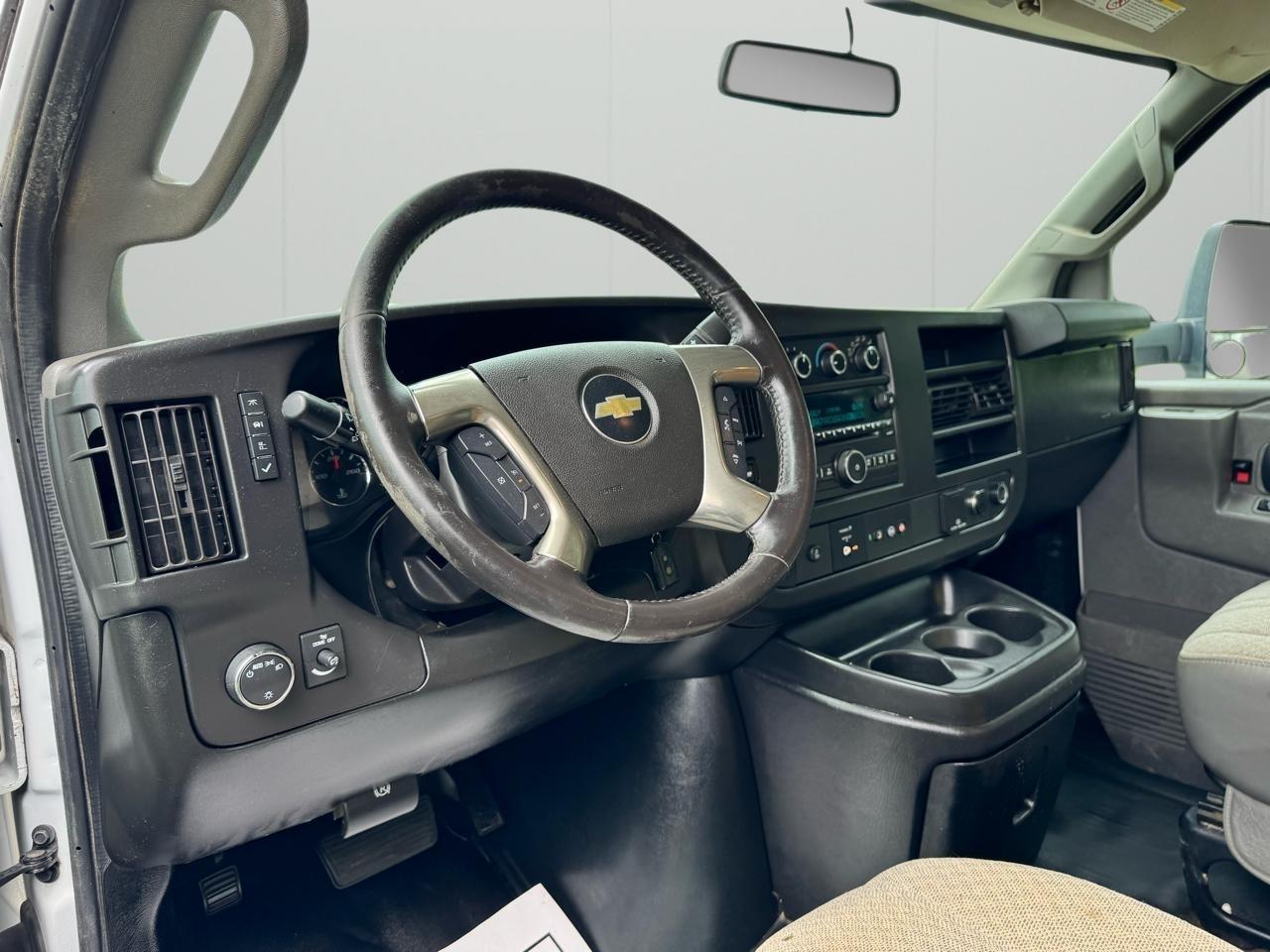 Chevrolet Express Commercial Cutaway 3500 Van 139" 2019