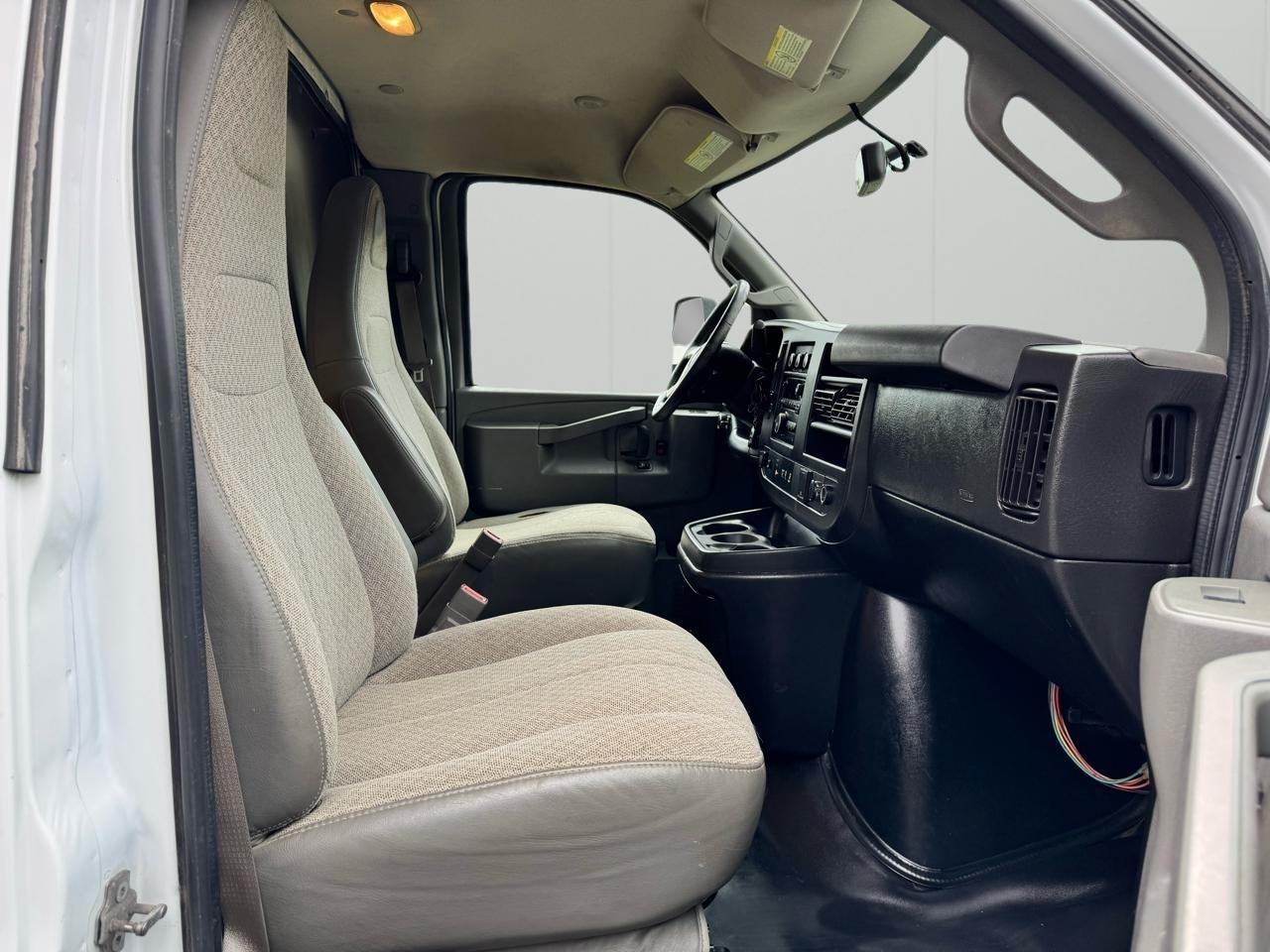 Chevrolet Express Commercial Cutaway 3500 Van 139" 2019