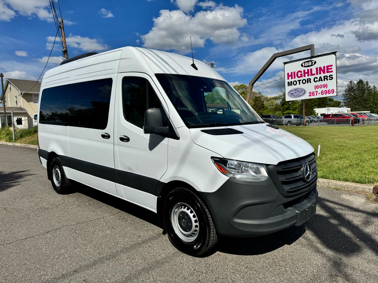 Mercedes-Benz Sprinter Passenger Van 2500 Standard Roof I4 Diesel 144" RWD 2024