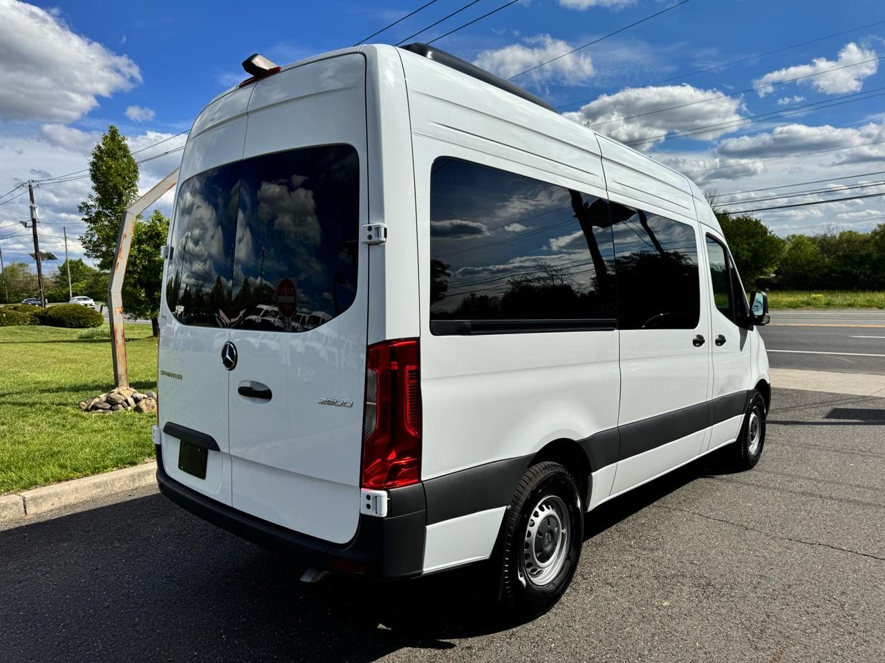 Mercedes-Benz Sprinter Passenger Van 2500 Standard Roof I4 Diesel 144" RWD 2024