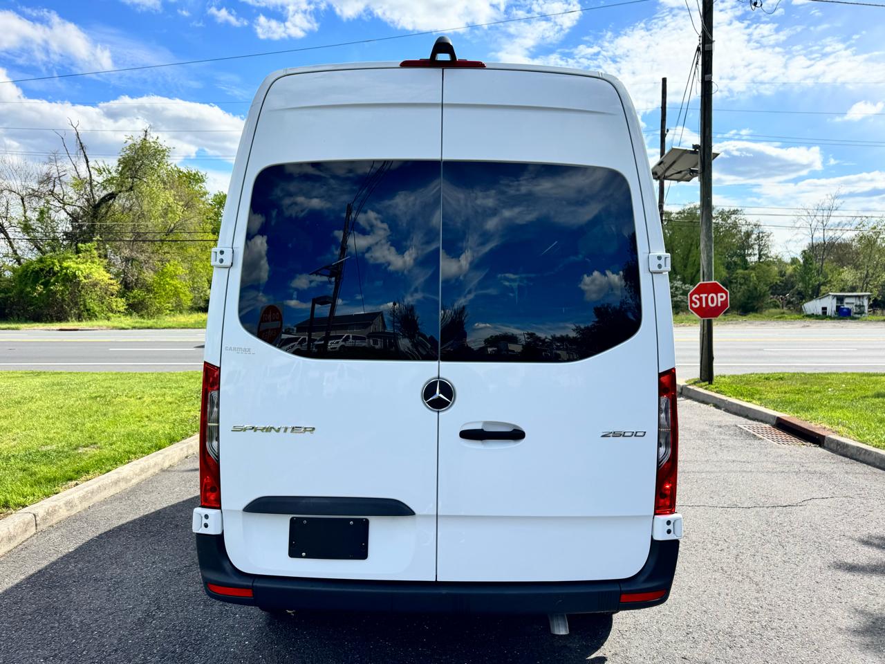 Mercedes-Benz Sprinter Passenger Van 2500 Standard Roof I4 Diesel 144" RWD 2024