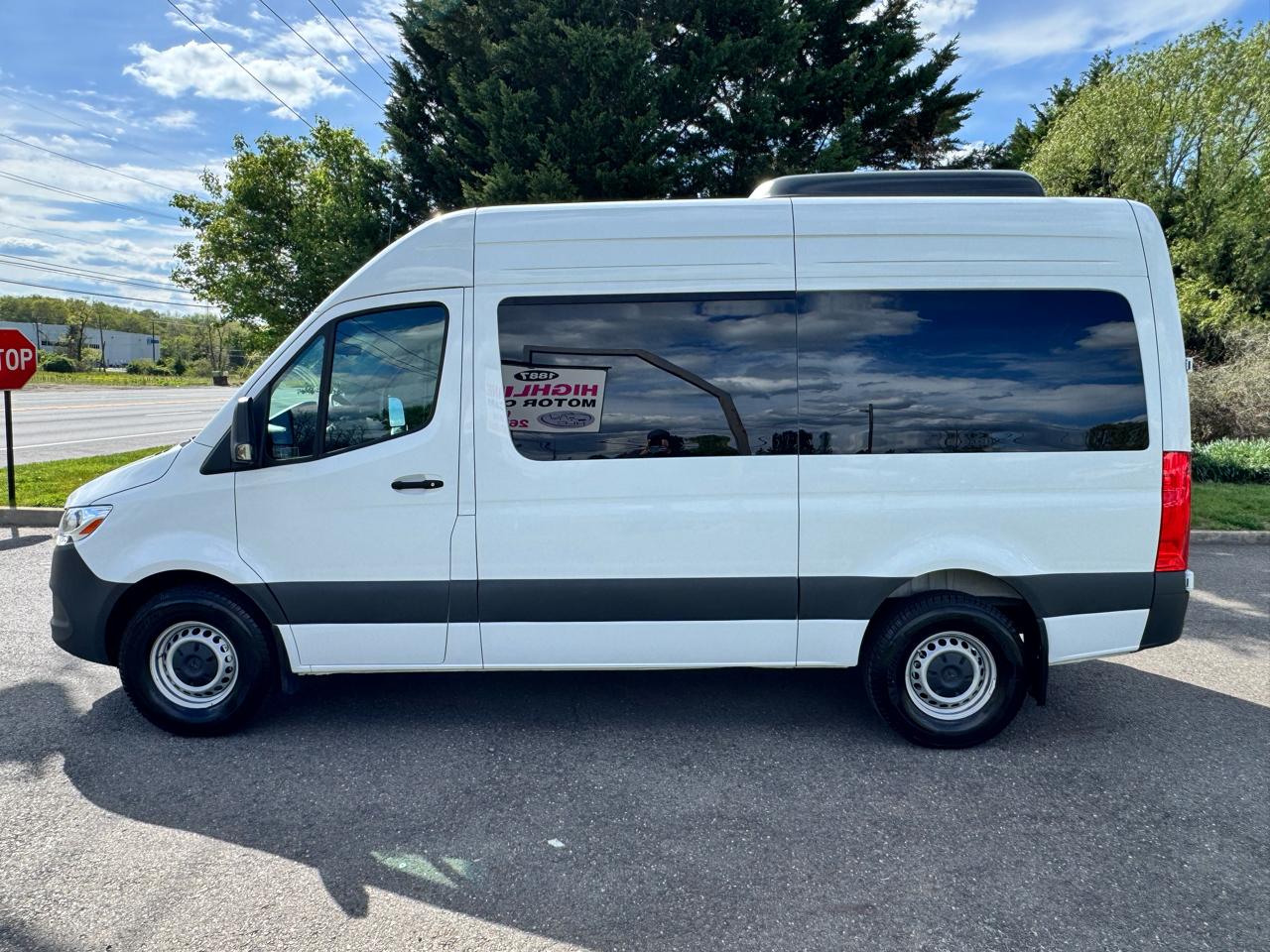 Mercedes-Benz Sprinter Passenger Van 2500 Standard Roof I4 Diesel 144" RWD 2024