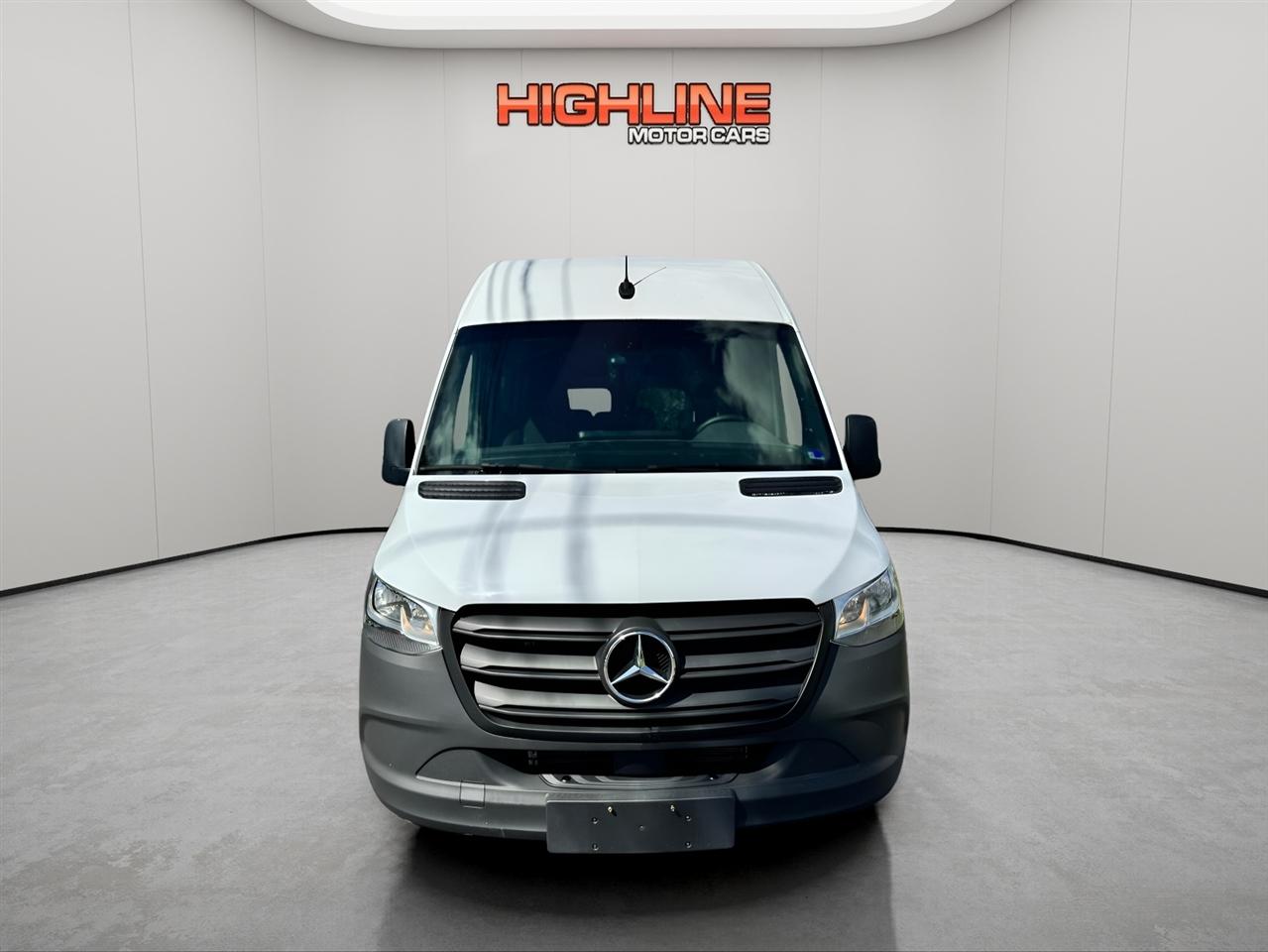 Mercedes-Benz Sprinter Passenger Van 2500 Standard Roof I4 Diesel 144" RWD 2024