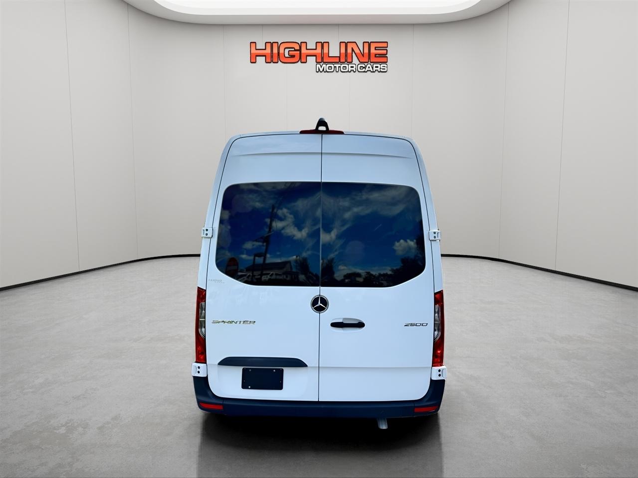 Mercedes-Benz Sprinter Passenger Van 2500 Standard Roof I4 Diesel 144" RWD 2024