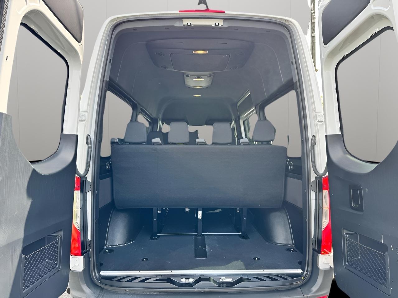 Mercedes-Benz Sprinter Passenger Van 2500 Standard Roof I4 Diesel 144" RWD 2024