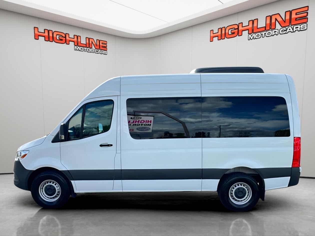 Mercedes-Benz Sprinter Passenger Van 2500 Standard Roof I4 Diesel 144" RWD 2024