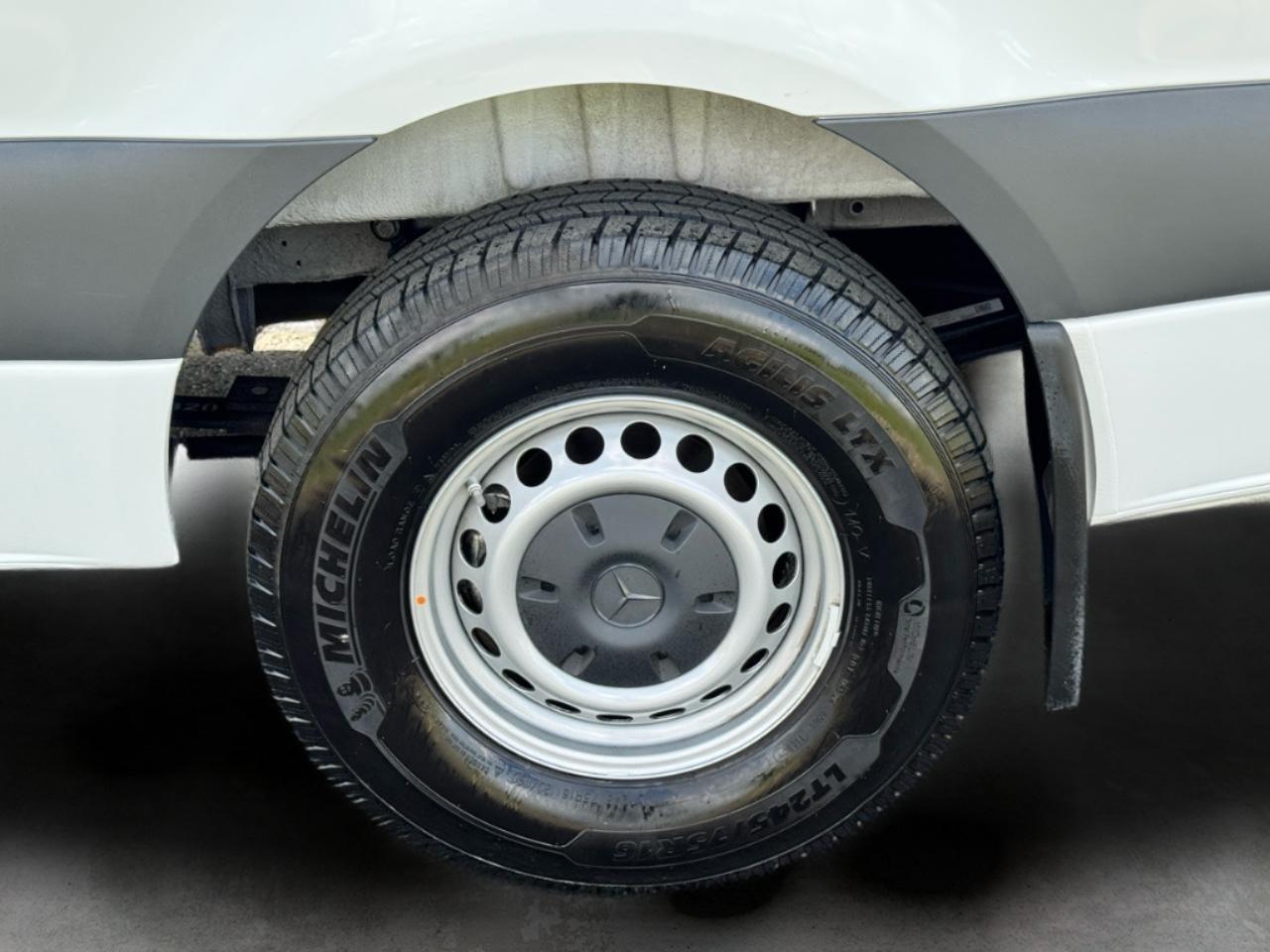 Mercedes-Benz Sprinter Passenger Van 2500 Standard Roof I4 Diesel 144" RWD 2024