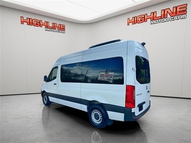 Mercedes-Benz Sprinter Passenger Van 2500 Standard Roof I4 Diesel 144" RWD 2024