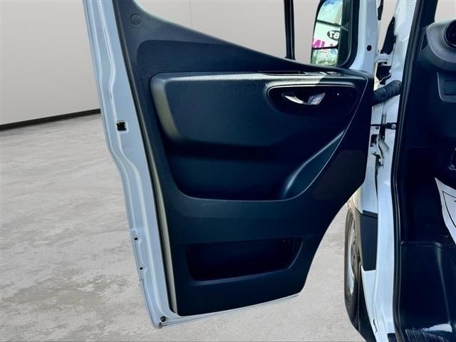 Mercedes-Benz Sprinter Passenger Van 2500 Standard Roof I4 Diesel 144" RWD 2024