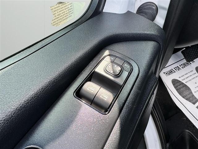 Mercedes-Benz Sprinter Passenger Van 2500 Standard Roof I4 Diesel 144" RWD 2024