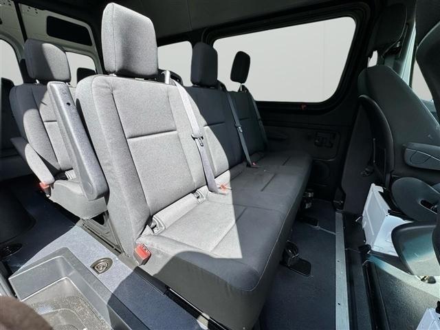 Mercedes-Benz Sprinter Passenger Van 2500 Standard Roof I4 Diesel 144" RWD 2024