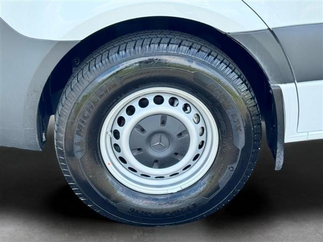 Mercedes-Benz Sprinter Passenger Van 2500 Standard Roof I4 Diesel 144" RWD 2024