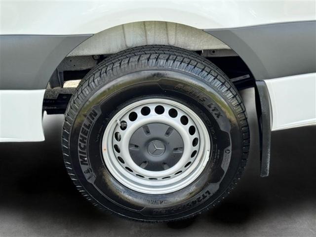 Mercedes-Benz Sprinter Passenger Van 2500 Standard Roof I4 Diesel 144" RWD 2024