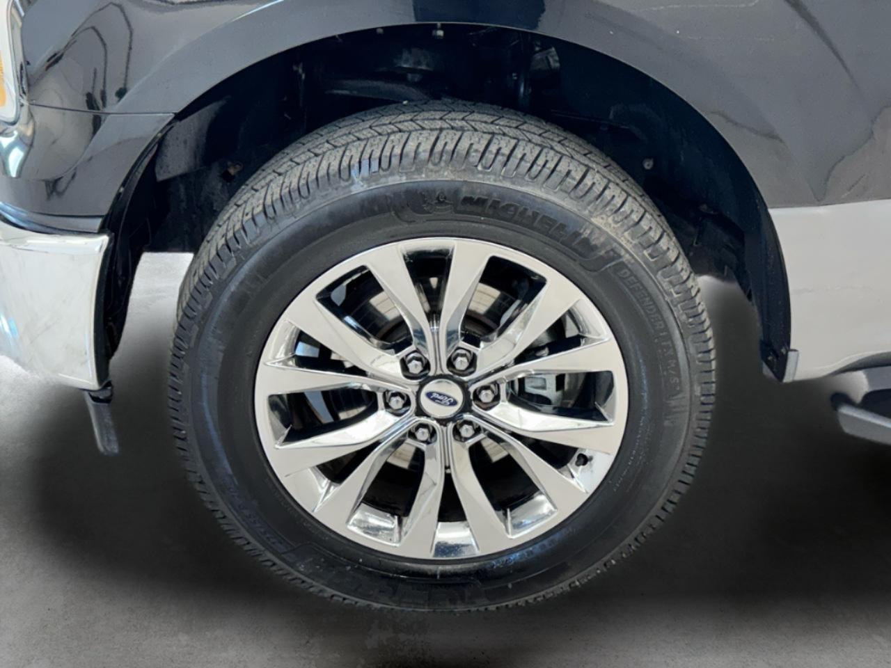 Ford F-150 Platinum 4WD SuperCrew 5.5' Box 2017