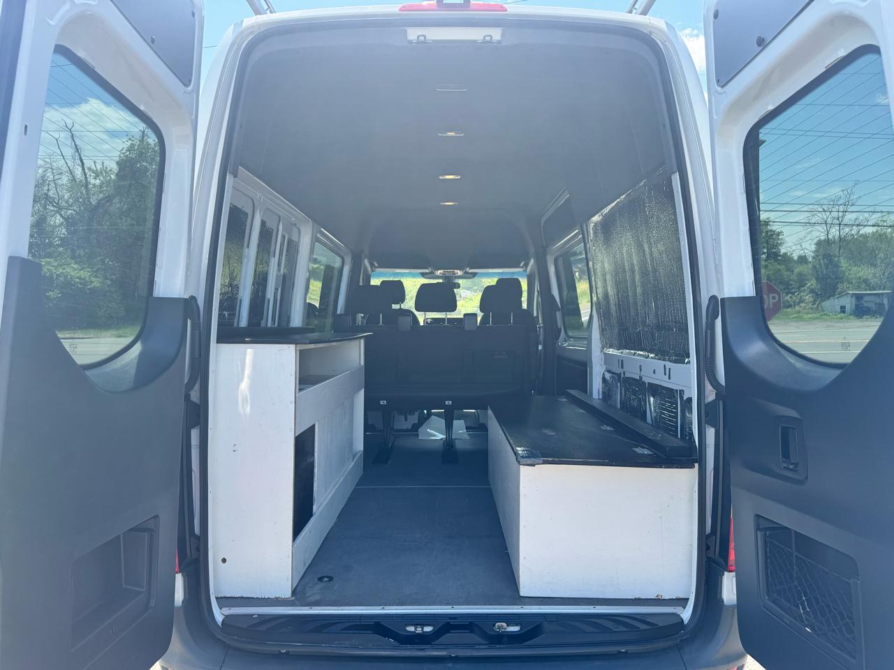 Mercedes-Benz Sprinter Van 2500 Standard Roof V6 144" 4WD 2020